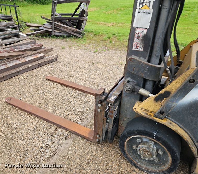 image for item DR8614 Caterpillar F35 forklift