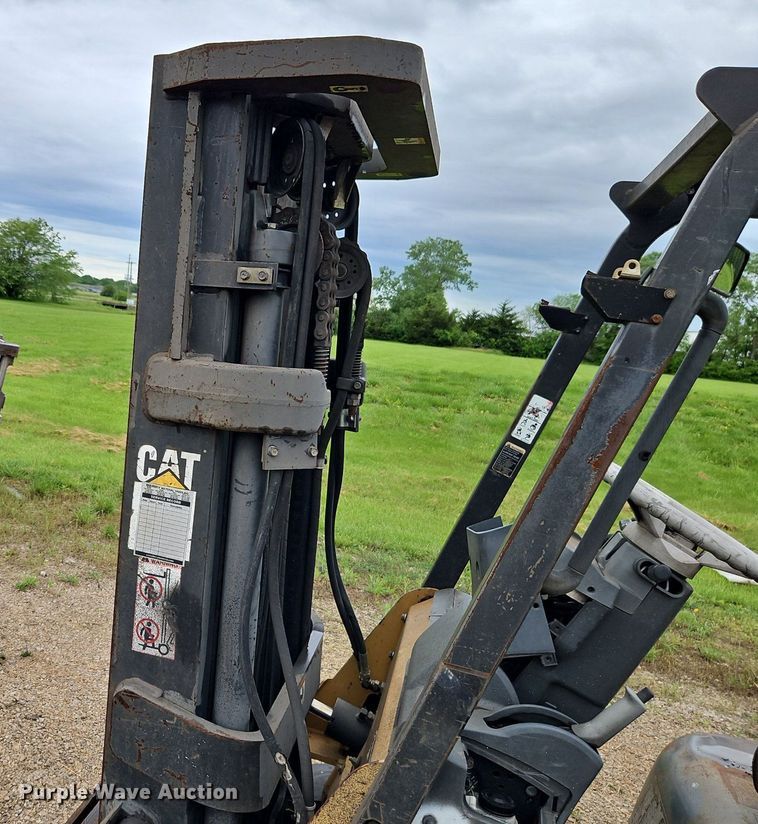 image for item DR8614 Caterpillar F35 forklift