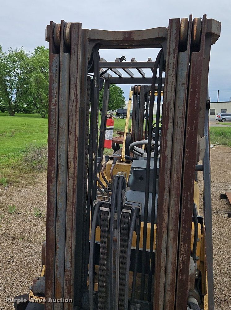 image for item DR8614 Caterpillar F35 forklift