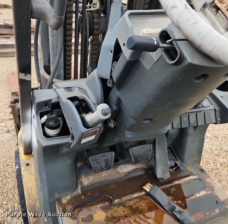 image for item DR8614 Caterpillar F35 forklift