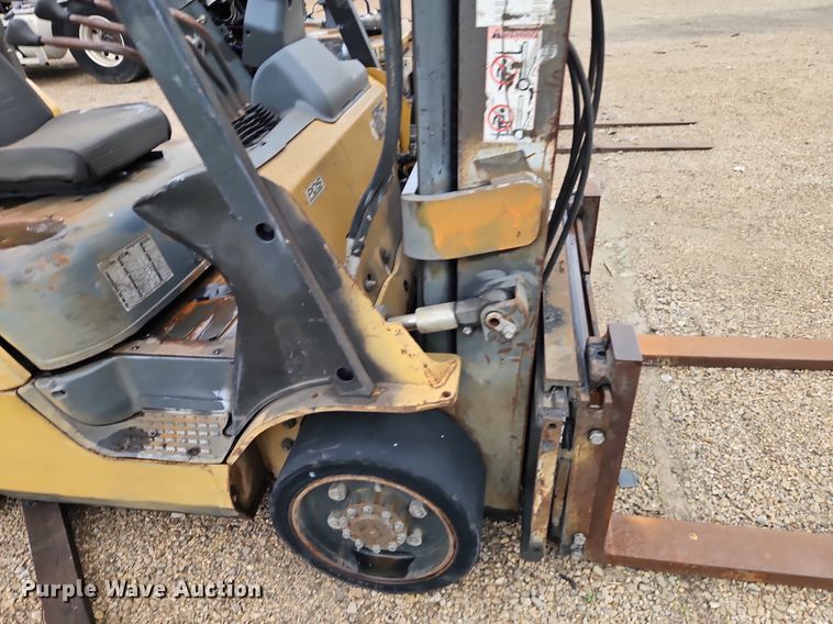 image for item DR8614 Caterpillar F35 forklift