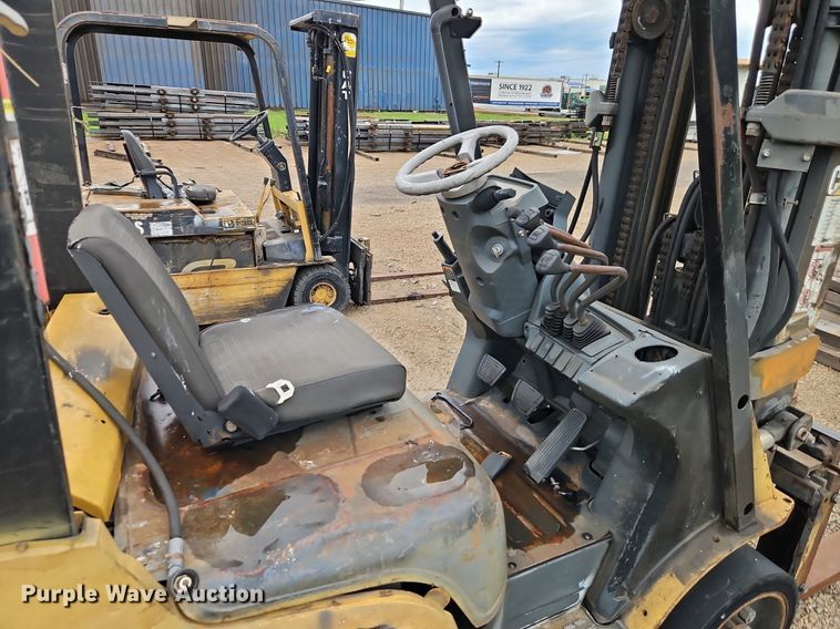 image for item DR8614 Caterpillar F35 forklift