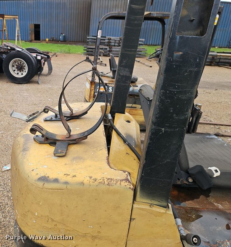 image for item DR8614 Caterpillar F35 forklift
