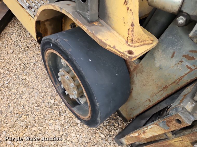 image for item DR8614 Caterpillar F35 forklift