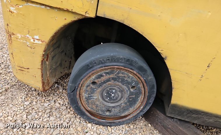 image for item DR8614 Caterpillar F35 forklift