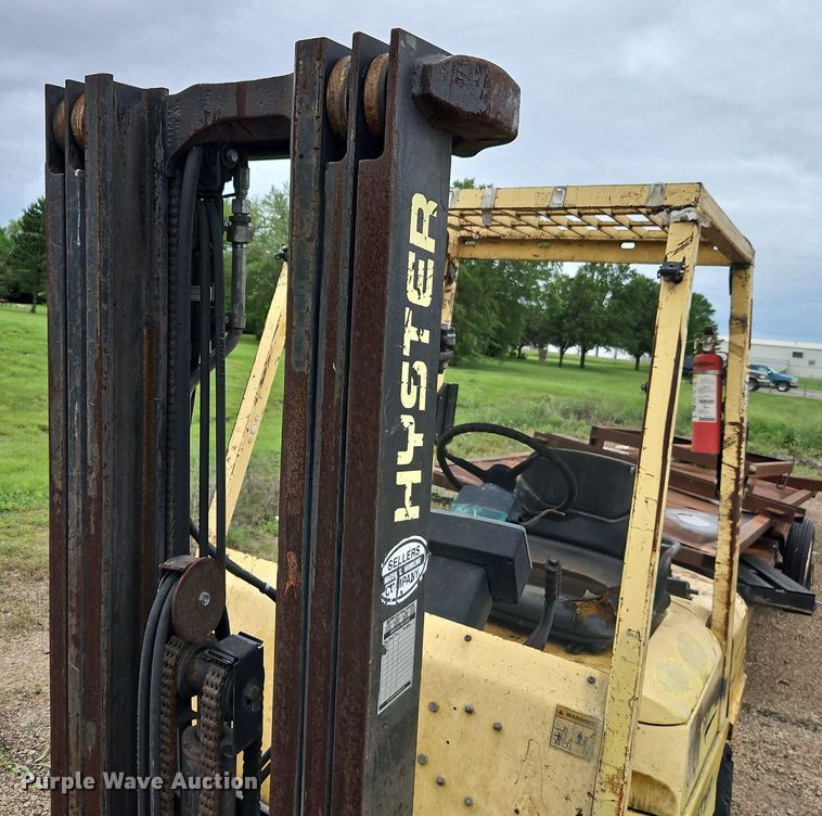 image for item DR8614 Caterpillar F35 forklift