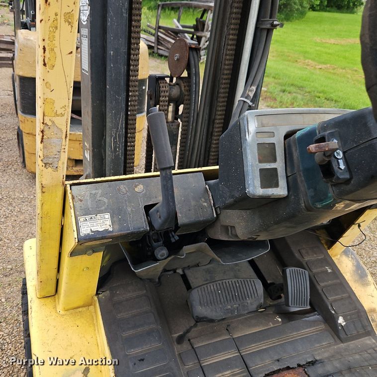 image for item DR8614 Caterpillar F35 forklift
