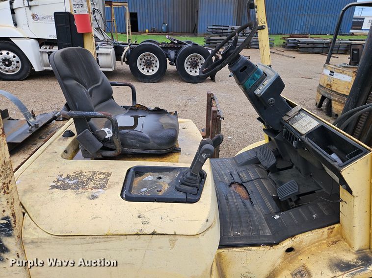 image for item DR8614 Caterpillar F35 forklift