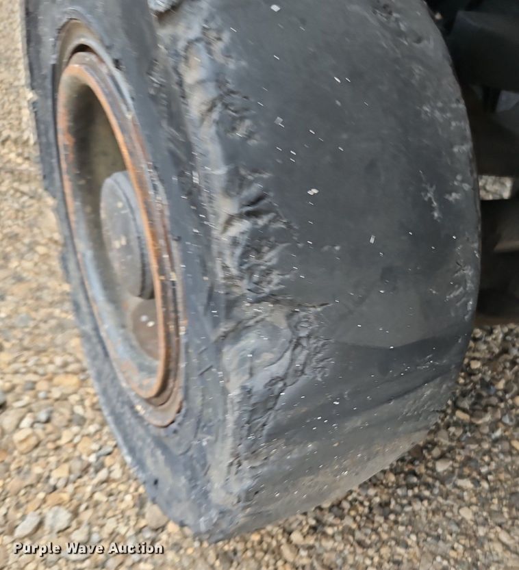 image for item DR8614 Caterpillar F35 forklift