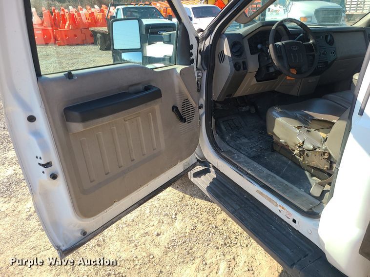 image for item DS7331 2008 Ford F550 Super Duty XL  flatbed truck