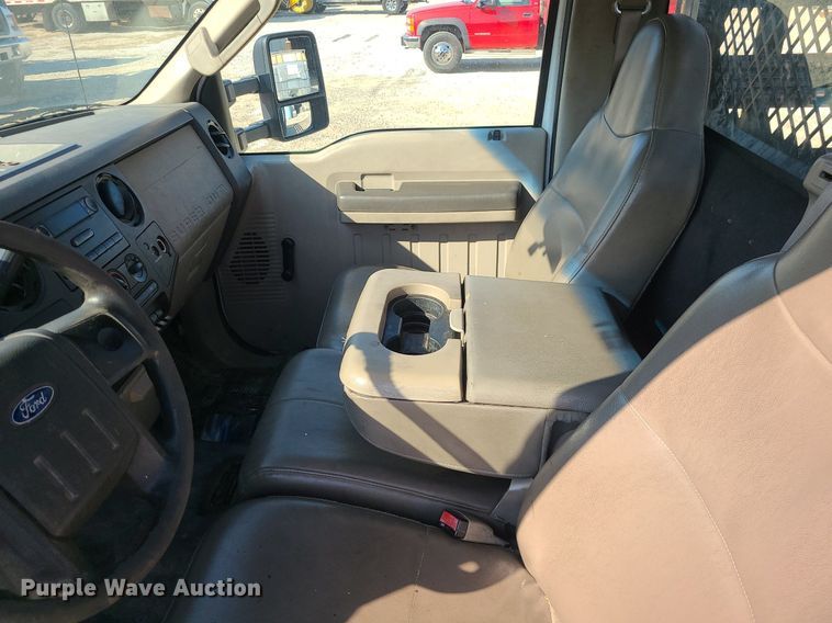 image for item DS7331 2008 Ford F550 Super Duty XL  flatbed truck