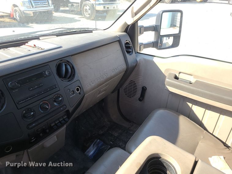 image for item DS7331 2008 Ford F550 Super Duty XL  flatbed truck