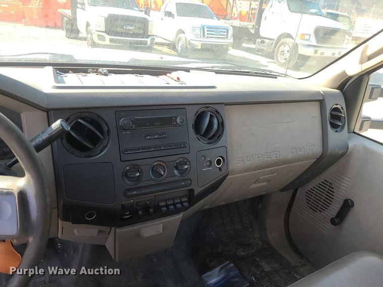 image for item DS7331 2008 Ford F550 Super Duty XL  flatbed truck