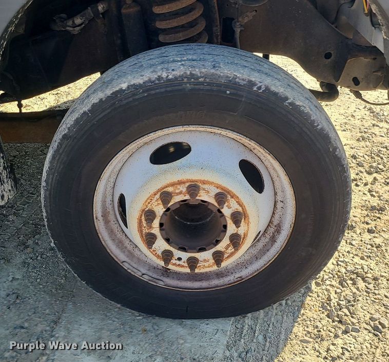 image for item DS7331 2008 Ford F550 Super Duty XL  flatbed truck