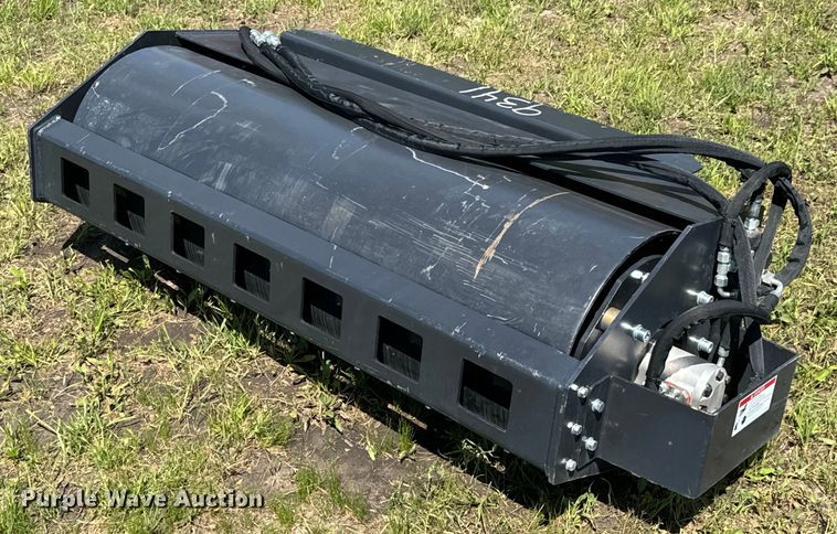 image for item DX0487 2023 Wolverine VR-11-66W skid steer roller