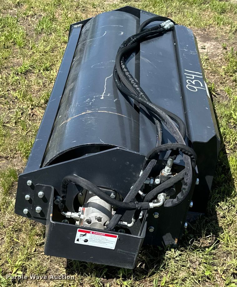 image for item DX0487 2023 Wolverine VR-11-66W skid steer roller