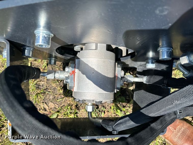 image for item DX0487 2023 Wolverine VR-11-66W skid steer roller