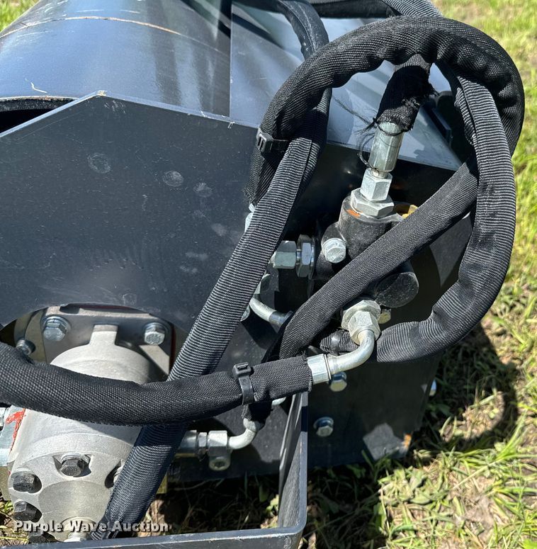 image for item DX0487 2023 Wolverine VR-11-66W skid steer roller