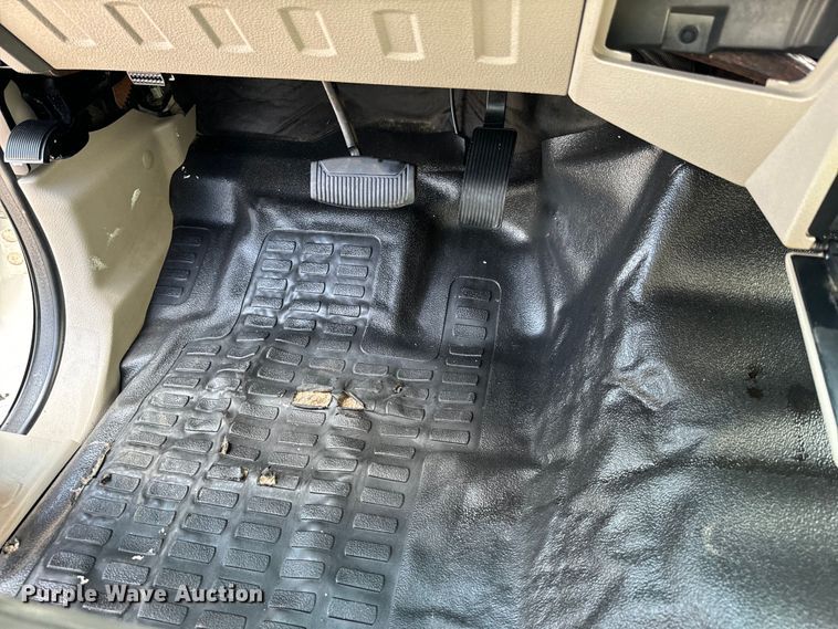 image for item DX0575 2008 Ford F450 Super Duty XL flatbed truck