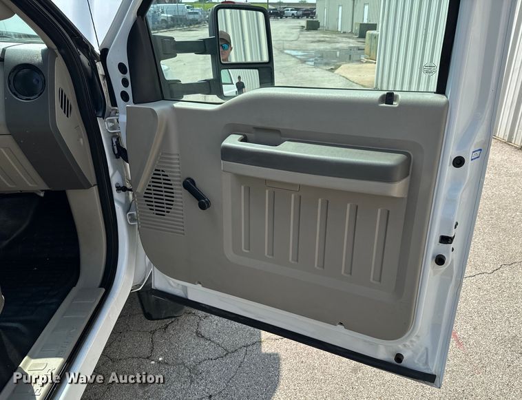 image for item DX0575 2008 Ford F450 Super Duty XL flatbed truck