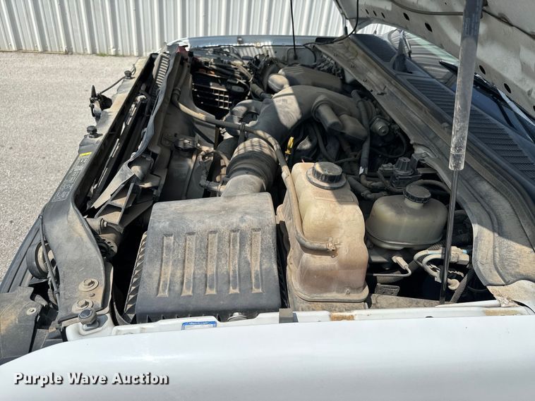 image for item DX0575 2008 Ford F450 Super Duty XL flatbed truck