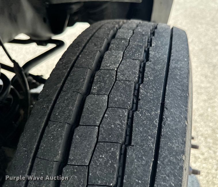 image for item DX0575 2008 Ford F450 Super Duty XL flatbed truck