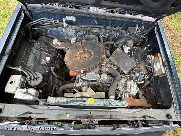 image for item DX0601 1988 Mitsubishi Mighty Max  pickup truck