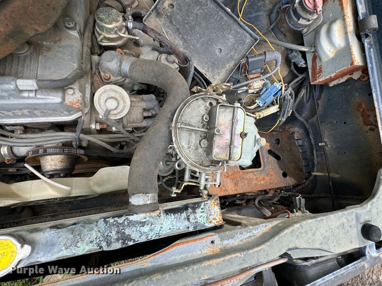 image for item DX0601 1988 Mitsubishi Mighty Max  pickup truck