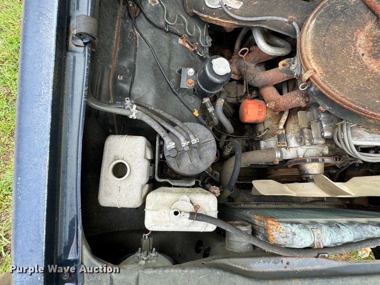 image for item DX0601 1988 Mitsubishi Mighty Max  pickup truck