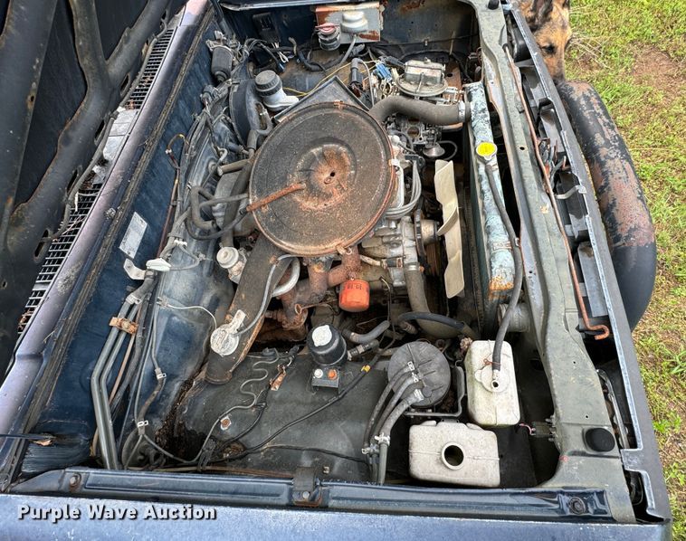 image for item DX0601 1988 Mitsubishi Mighty Max  pickup truck