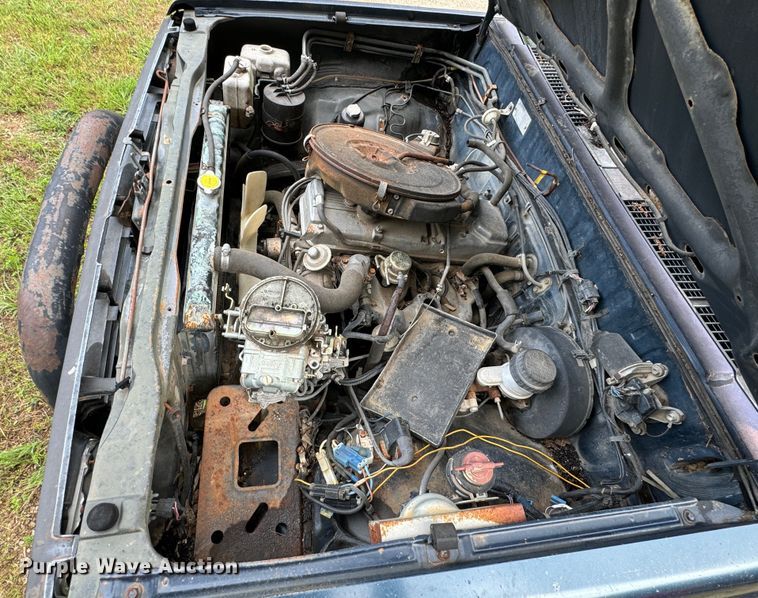 image for item DX0601 1988 Mitsubishi Mighty Max  pickup truck