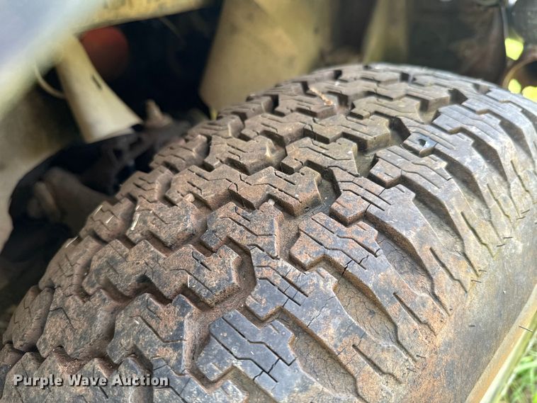 image for item DX0601 1988 Mitsubishi Mighty Max  pickup truck