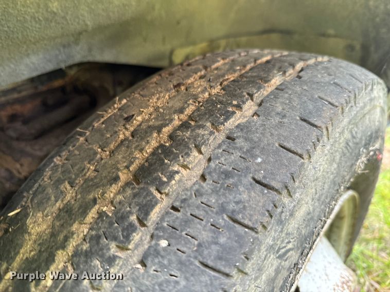 image for item DX0602 1994 Chevrolet 30 box truck