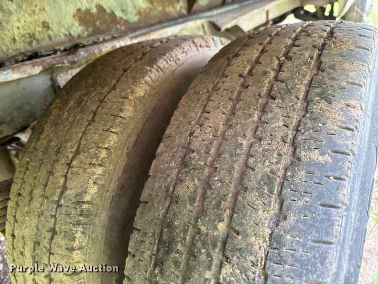 image for item DX0602 1994 Chevrolet 30 box truck