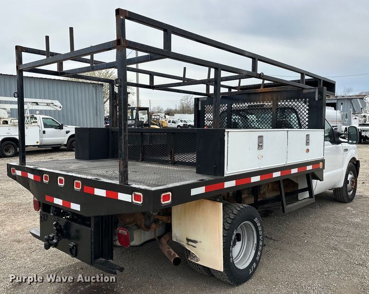 image for item EG1386 2006 Ford F350 Super Duty flatbed pickup truck