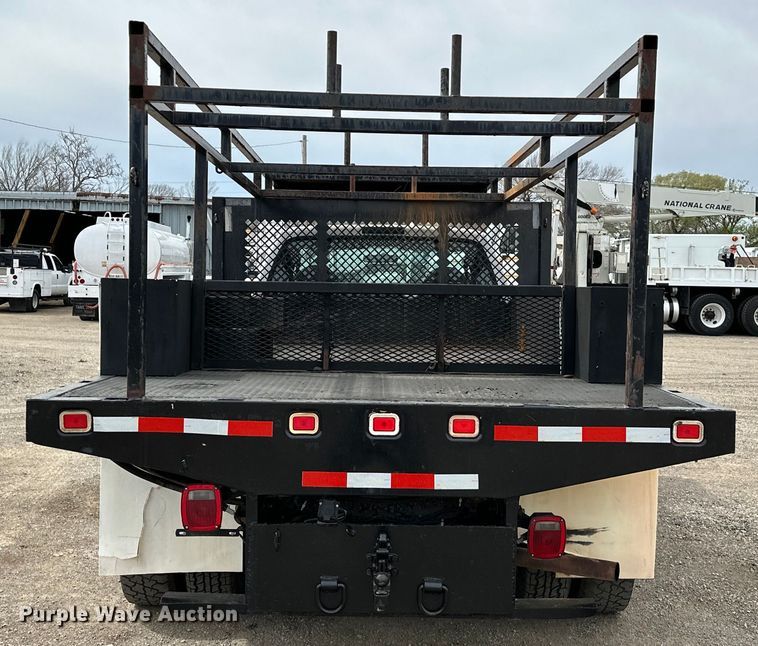 image for item EG1386 2006 Ford F350 Super Duty flatbed pickup truck