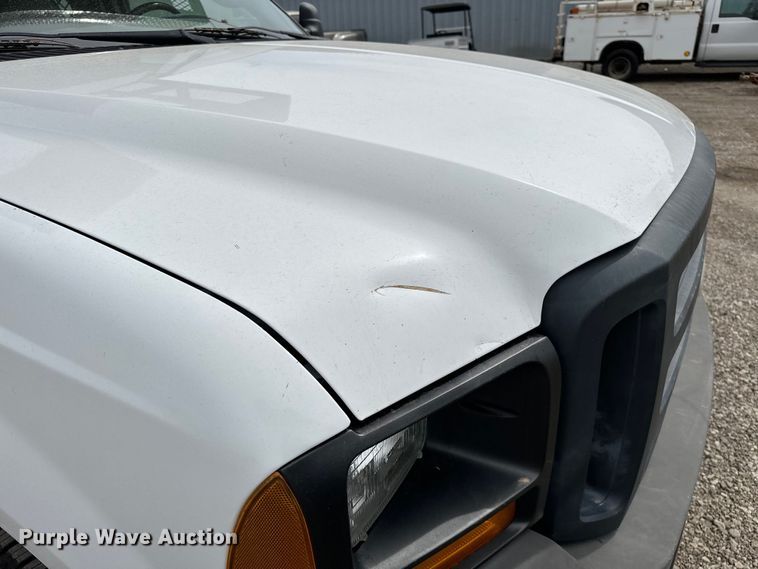 image for item EG1386 2006 Ford F350 Super Duty flatbed pickup truck