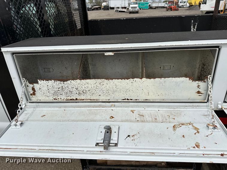 image for item EG1386 2006 Ford F350 Super Duty flatbed pickup truck