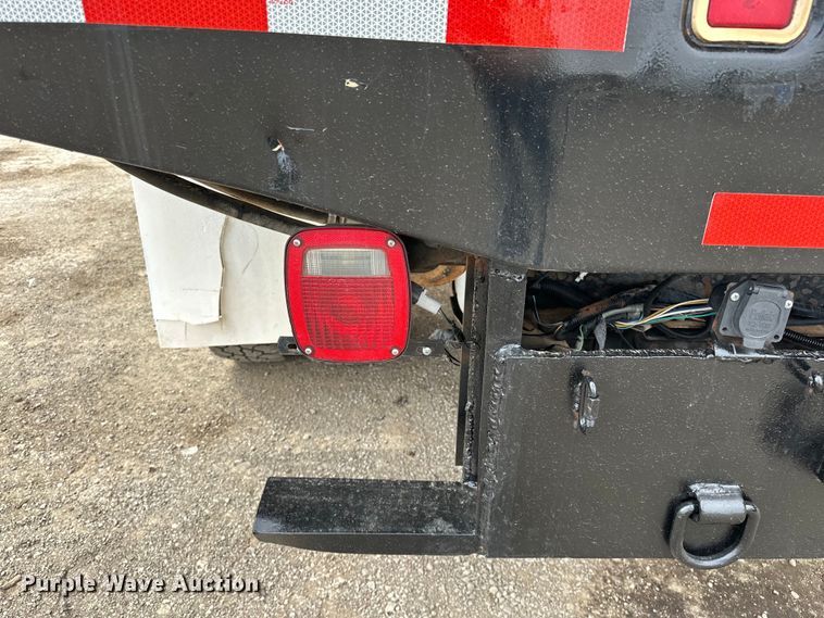 image for item EG1386 2006 Ford F350 Super Duty flatbed pickup truck