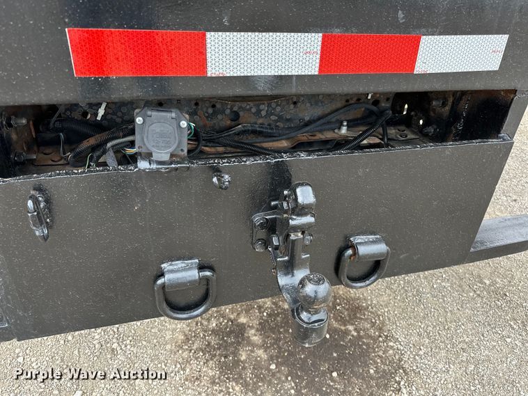 image for item EG1386 2006 Ford F350 Super Duty flatbed pickup truck