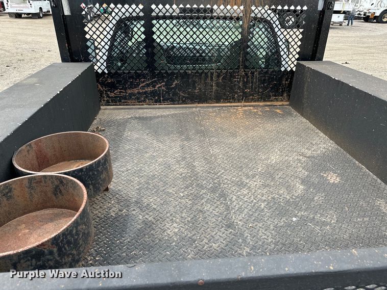 image for item EG1386 2006 Ford F350 Super Duty flatbed pickup truck