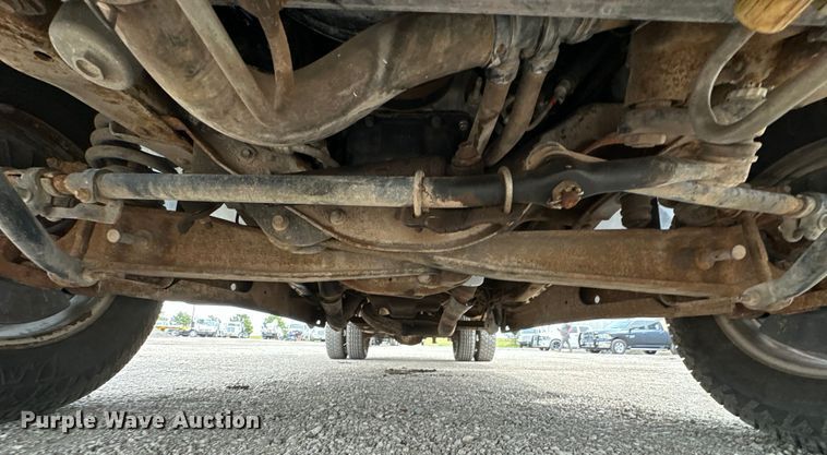 image for item EG1386 2006 Ford F350 Super Duty flatbed pickup truck