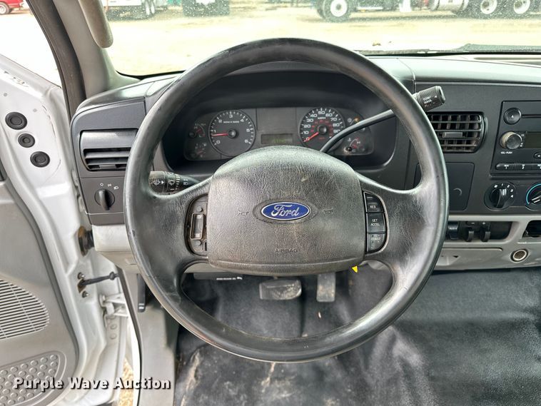 image for item EG1386 2006 Ford F350 Super Duty flatbed pickup truck