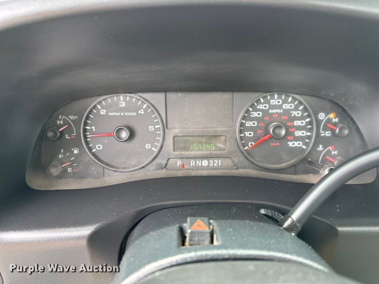 image for item EG1386 2006 Ford F350 Super Duty flatbed pickup truck