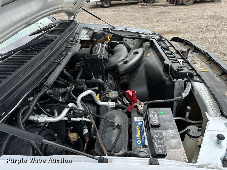 image for item EG1386 2006 Ford F350 Super Duty flatbed pickup truck