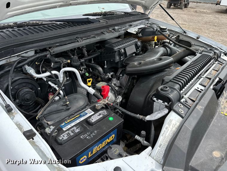 image for item EG1386 2006 Ford F350 Super Duty flatbed pickup truck