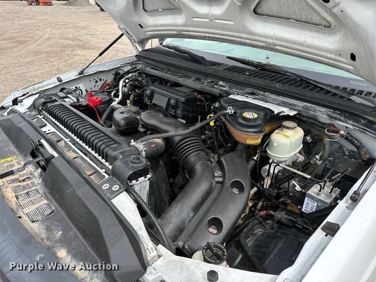 image for item EG1386 2006 Ford F350 Super Duty flatbed pickup truck