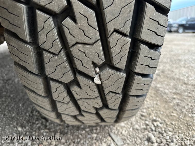 image for item EG1386 2006 Ford F350 Super Duty flatbed pickup truck