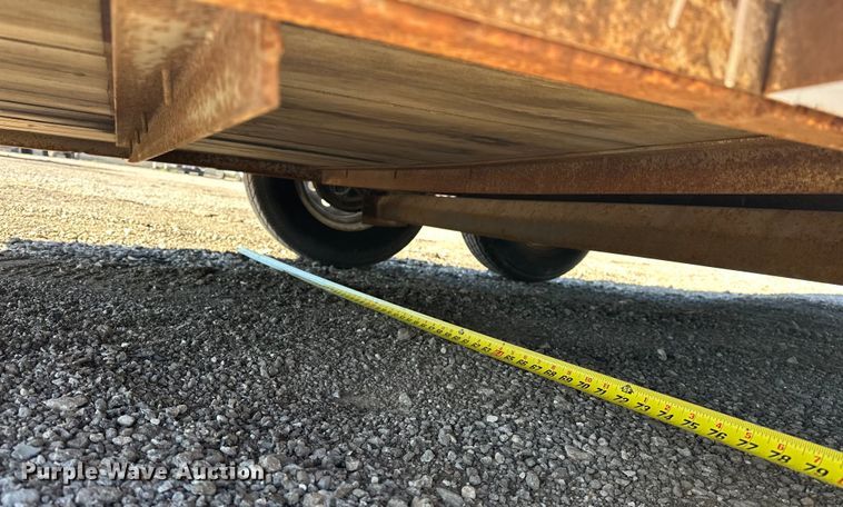 image for item EG1546 2003 W-W  enclosed cargo trailer