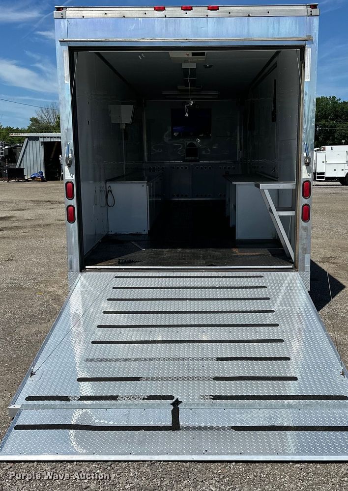 image for item EG1552 2005 Pace American  Shadow GT  enclosed cargo trailer